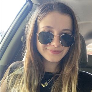 Meet your Posher, Mariana